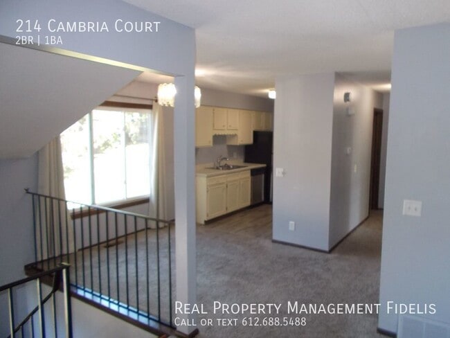 Building Photo - 2 Bedroom, 1 Bathroom Townhome in Woodbury