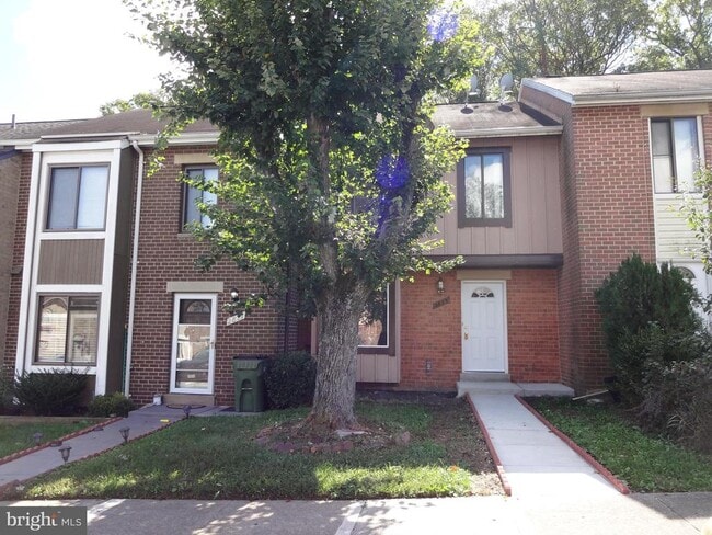 Building Photo - 2829 Cambridge Dr