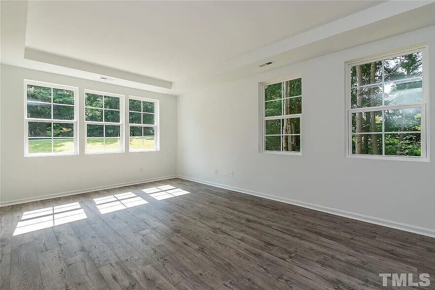 Building Photo - 2526 Sumter Dr