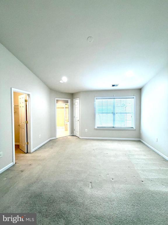 Building Photo - 47574 Royal Burnham Terrace