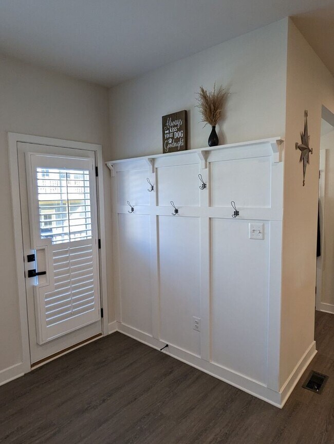Building Photo - Gorgeous Newer Construction Home (2022) in...