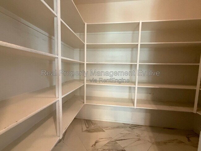 Building Photo - 5164 W Quail Track Dr