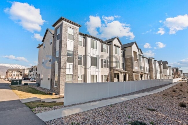 Building Photo - 1997 N 3410 W