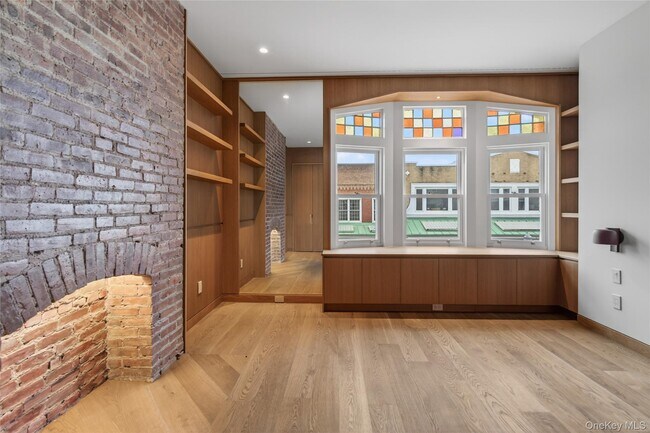 Building Photo - 316 Wall St