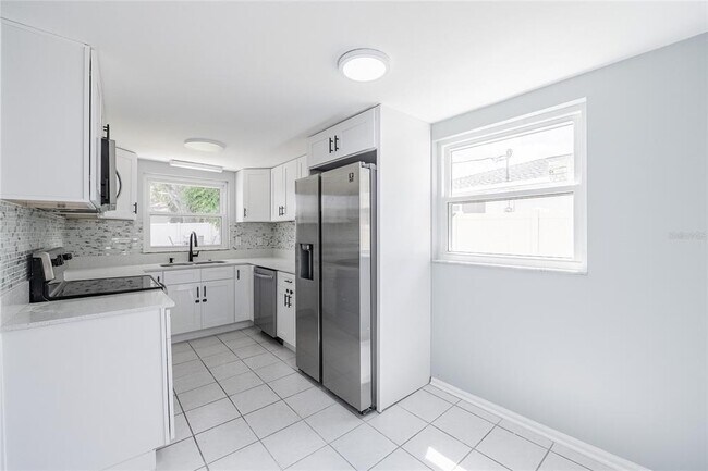 Building Photo - 4134 El Camino Real E