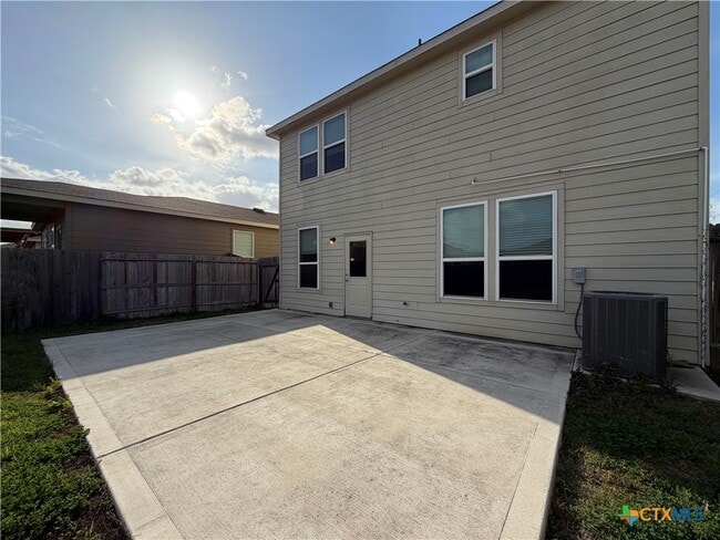 Building Photo - 323 Mistflower