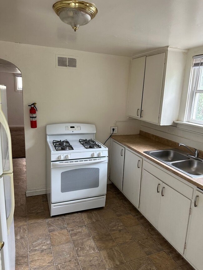 Building Photo - LW1532