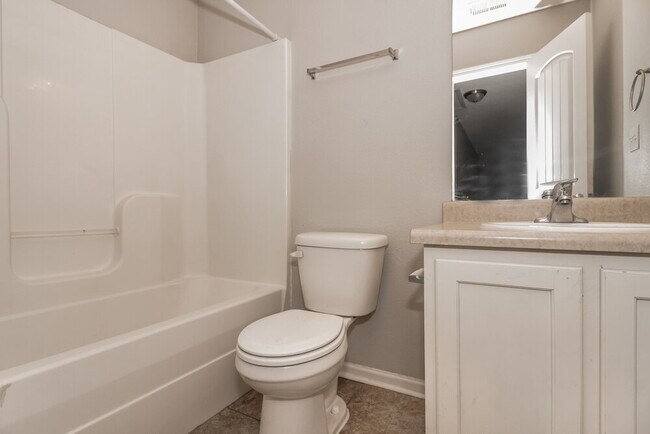 Building Photo - 10027 Branley Oak Dr