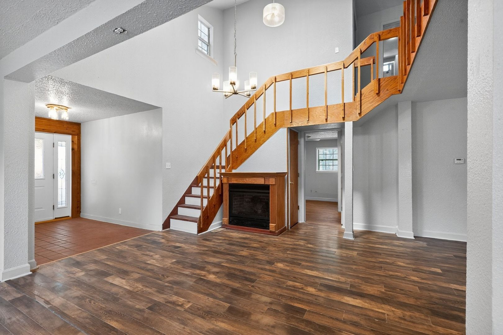 Building Photo - 606 N Miller St