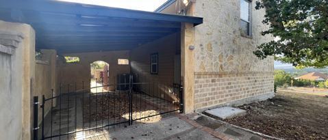 Building Photo - 204 Walnut Way