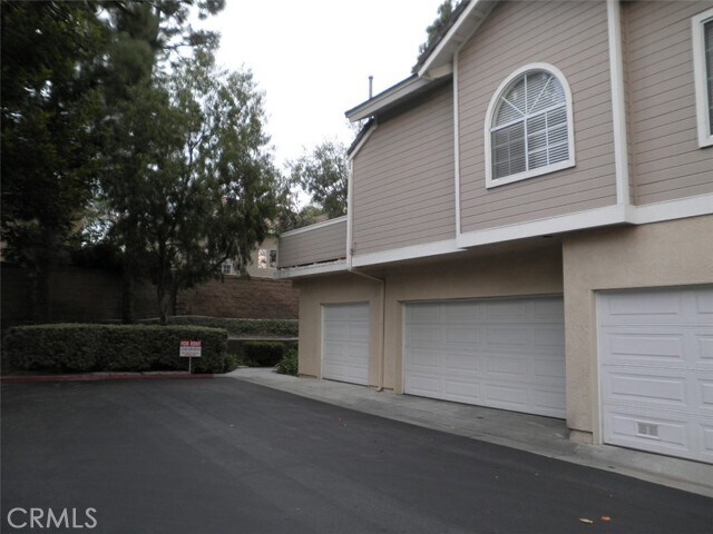 Building Photo - 13210 Royalcrest Ct