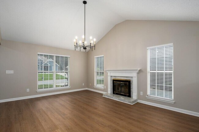Building Photo - 132 King James Ct