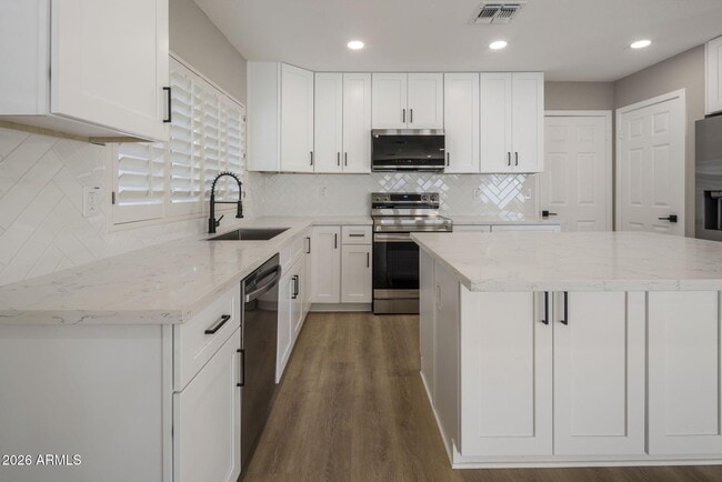 Building Photo - 7311 S McAllister Ave