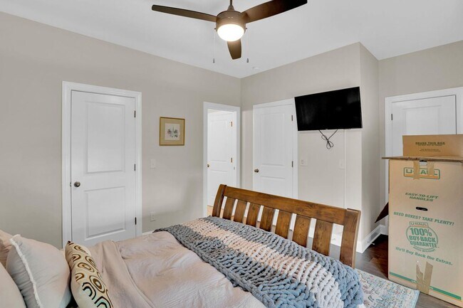 Building Photo - Bull Street District 3 Bedroom 3.5 Bath