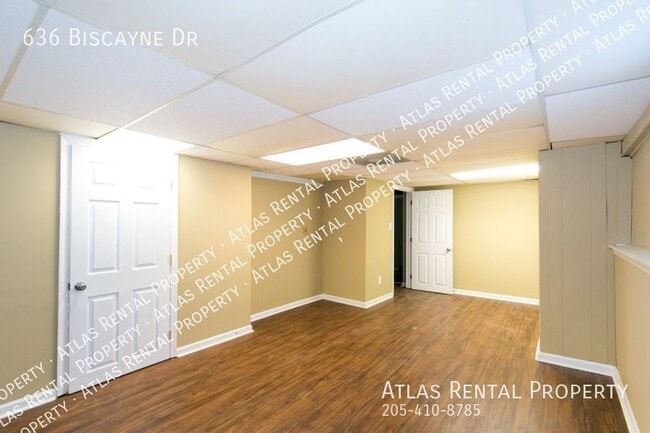 Building Photo - 636 Biscayne Dr