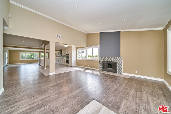 Building Photo - 2660 Conata St
