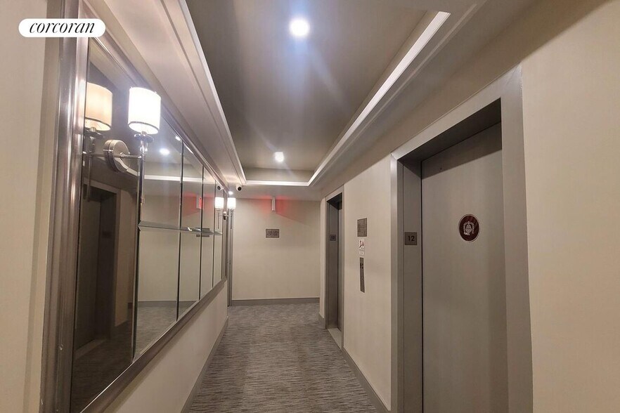 Building Photo - 45 W 81st St