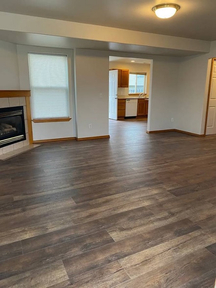 Building Photo - 1978 Greatview Dr