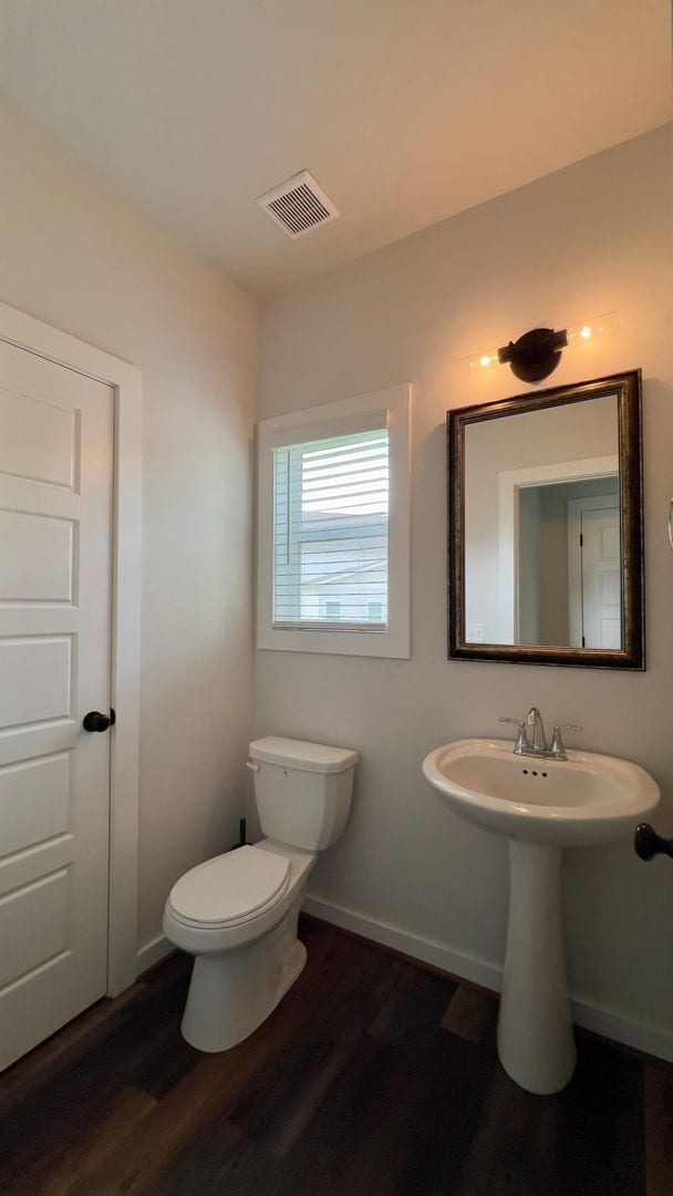 Building Photo - Available Home in Ross Park!