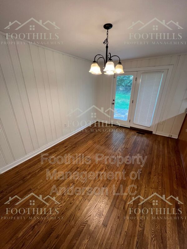 Building Photo - 502 Walden Pkwy