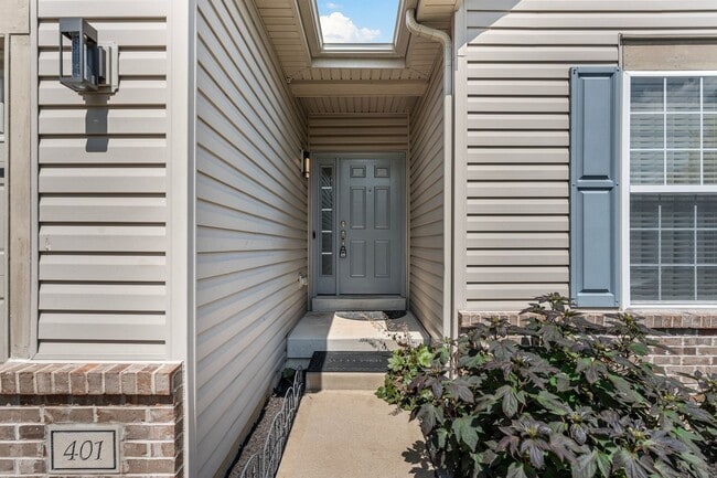 Building Photo - Beautiful 3-Bed, 3-Bath Home in Excellent ...