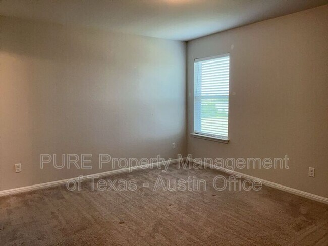 Building Photo - 3200 College Park Dr