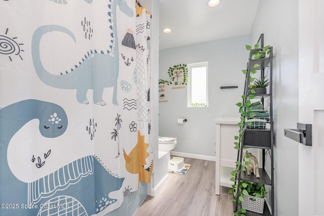 Building Photo - 409 E Melbourne Ave