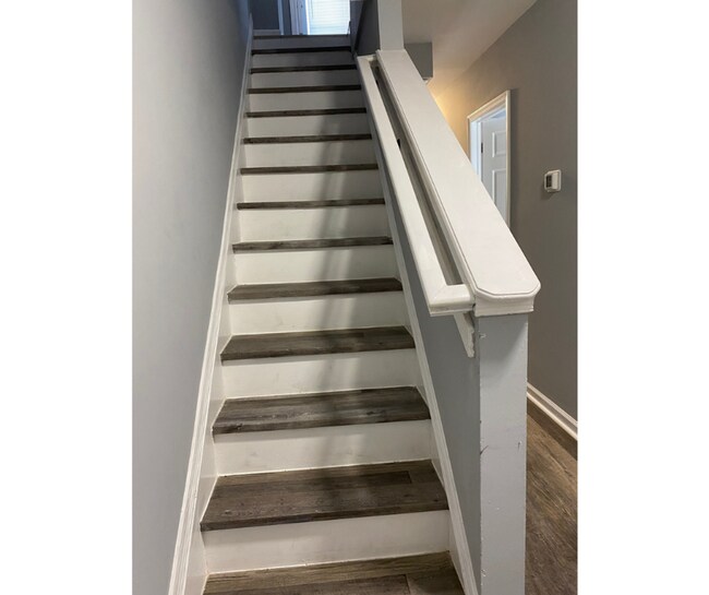 Building Photo - 627 Denison St