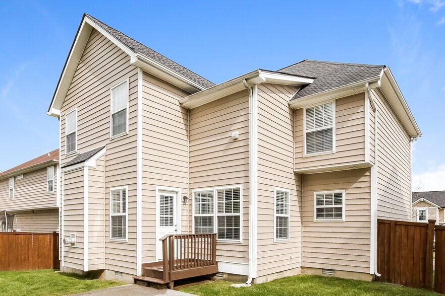 Building Photo - 165 Claybrook Ln