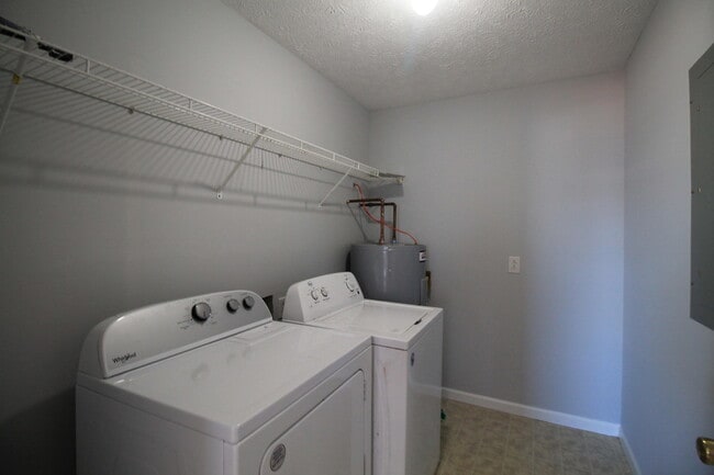 Building Photo - 735 Cobbler Ln