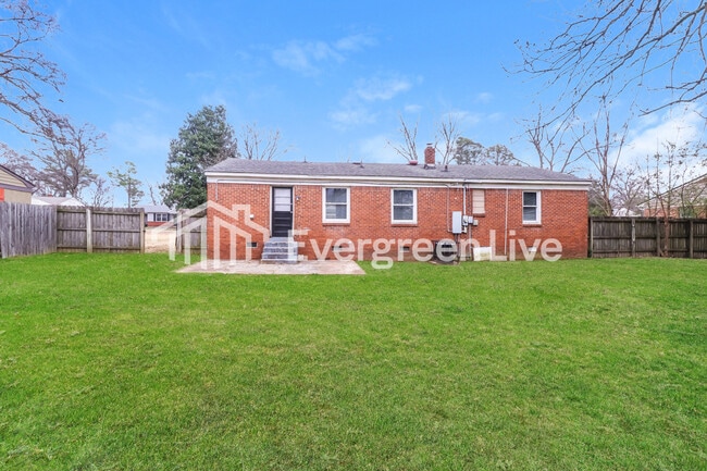 Building Photo - 5247 Loch Lomond Rd