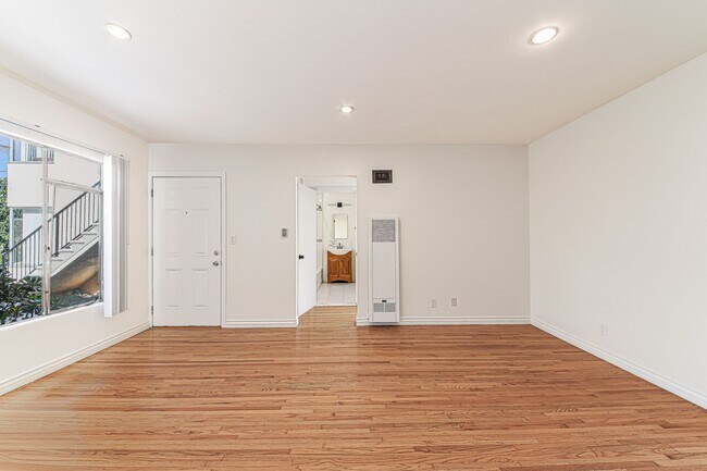 Building Photo - 809 Flora Drive