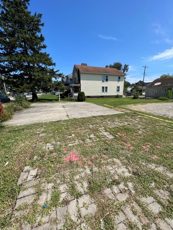 Building Photo - 1043 E 17th Ave