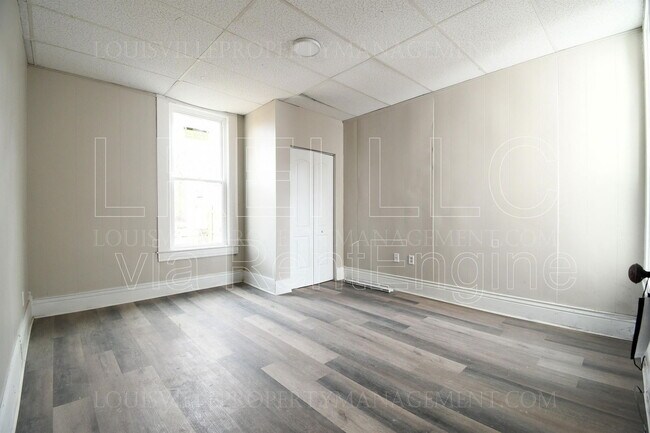 Building Photo - 715 N 33rd St