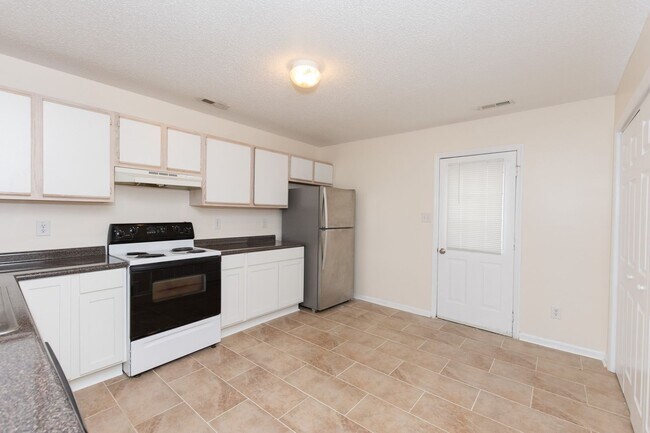 Building Photo - 1405 Timberlake Trail