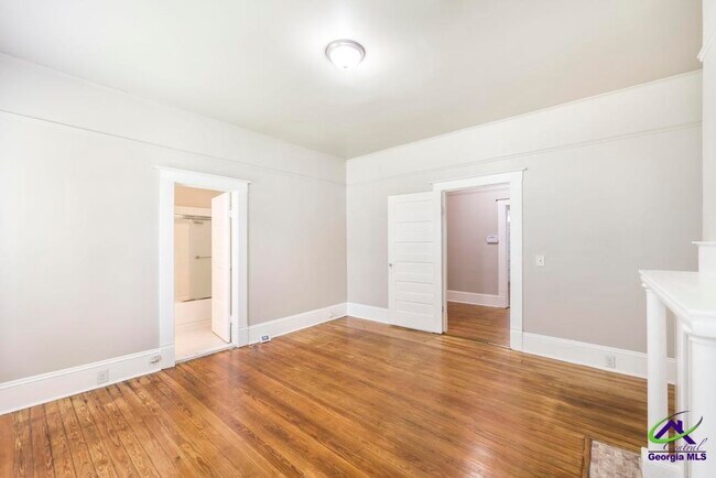 Building Photo - 1147 Burton Ave