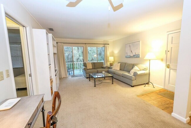 Building Photo - 800 Mallery St