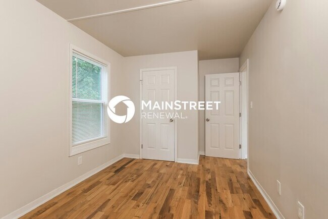 Building Photo - 3 Bedroom Pet-Friendly Home in Louisville,...