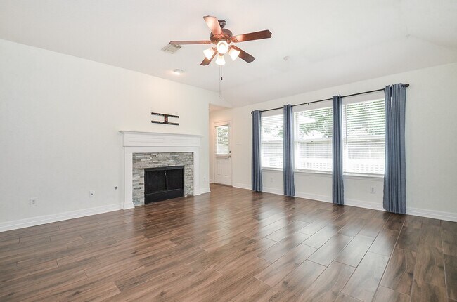 Building Photo - 14630 Windwood Park Ln