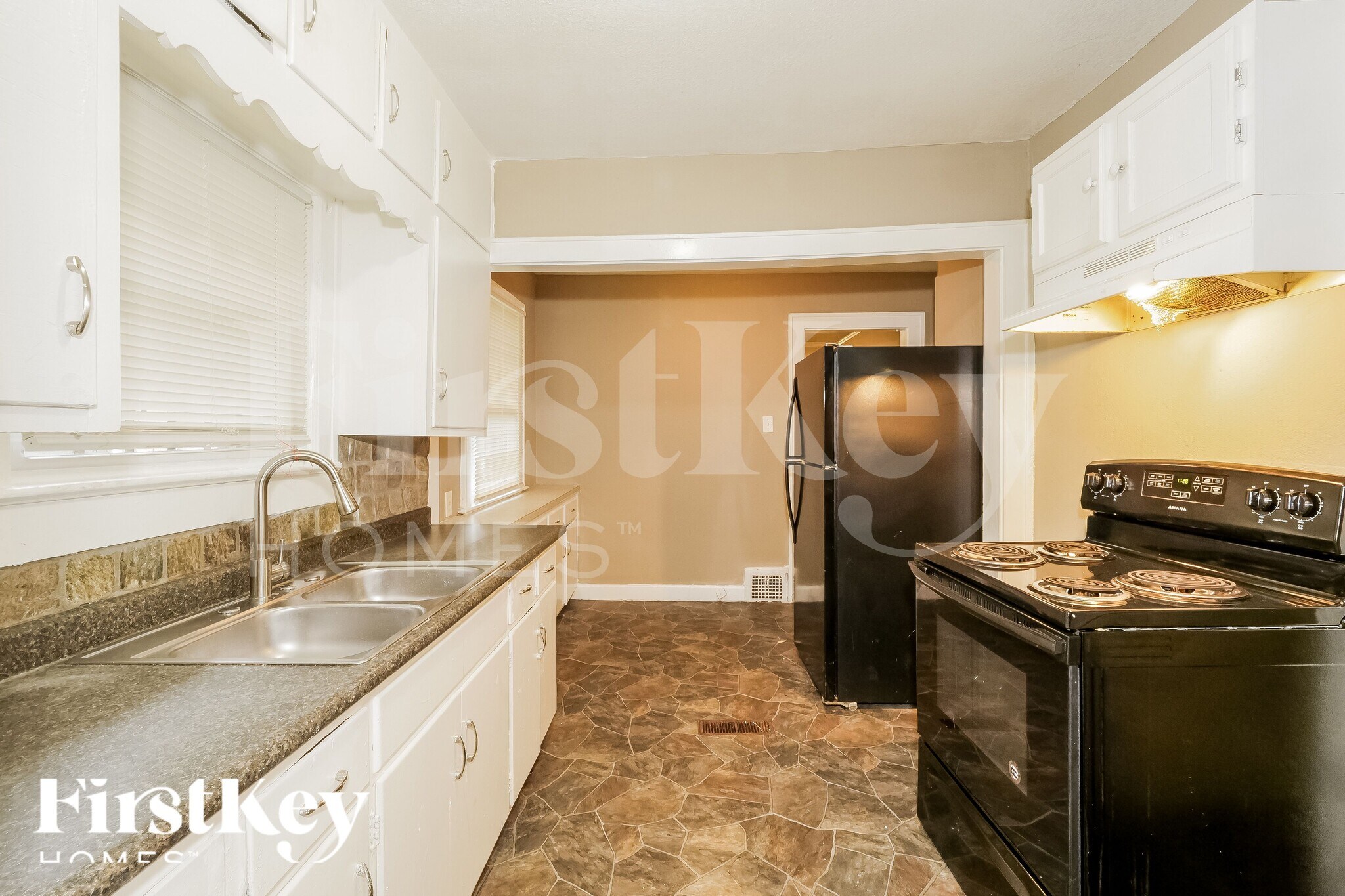 Building Photo - 6220 Tracy Ave