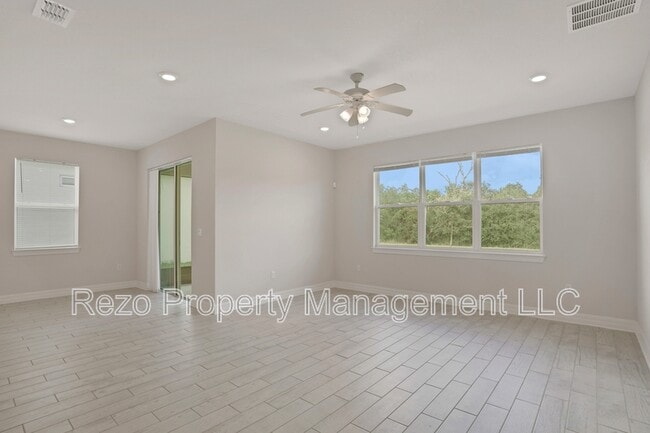 Building Photo - 2132 Live Oak Lake Rd