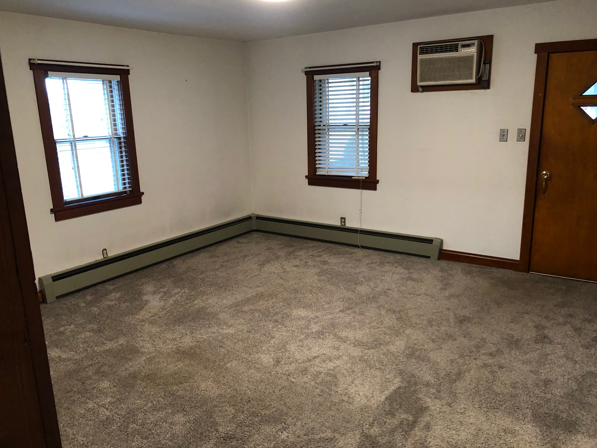 Living Room - 537 N Derr Dr