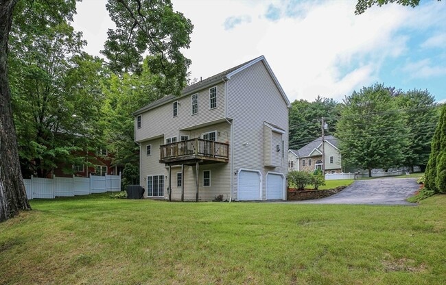 Building Photo - 142 Olean St