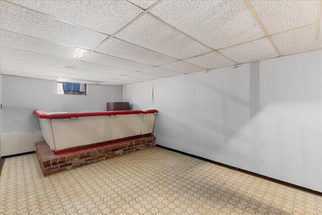 Building Photo - 128 E Military Dr