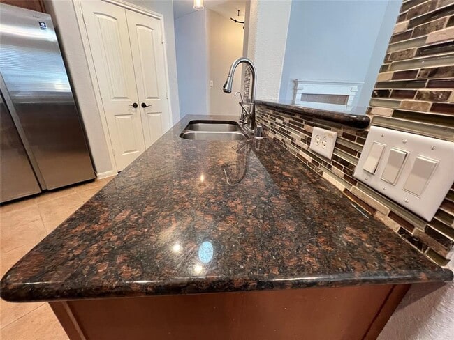 Building Photo - 146 Black Swan Pl