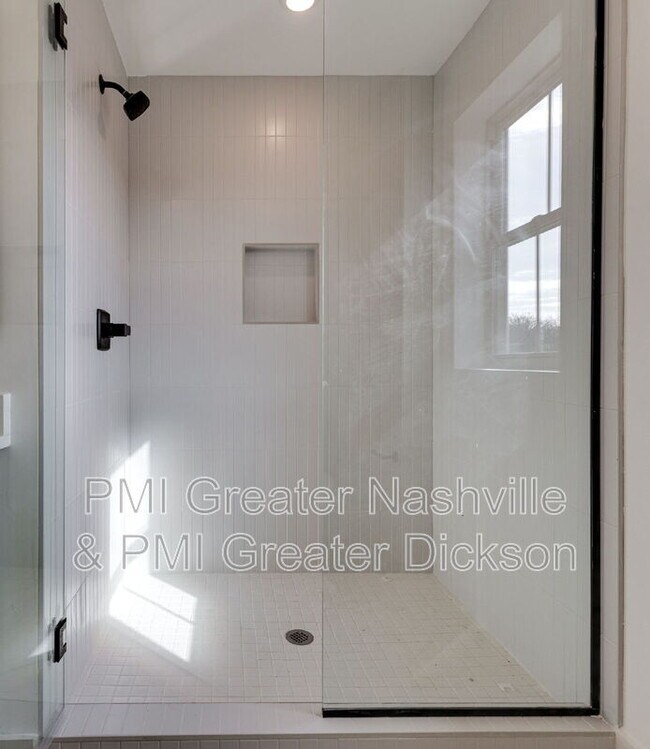 Building Photo - 539 Midnight Wy