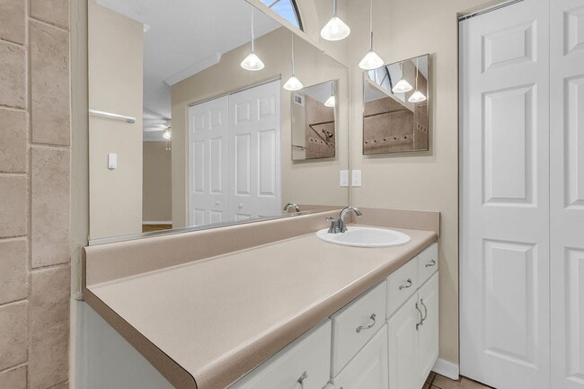 Building Photo - Charming 2BR/2BA Condo with Water Views in Sought-After Montclair – Mount Pleasant, SC