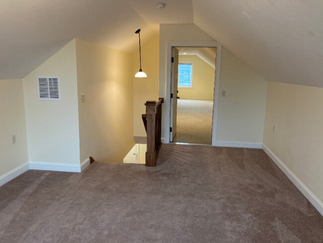 Building Photo - 2539 Greenport Dr