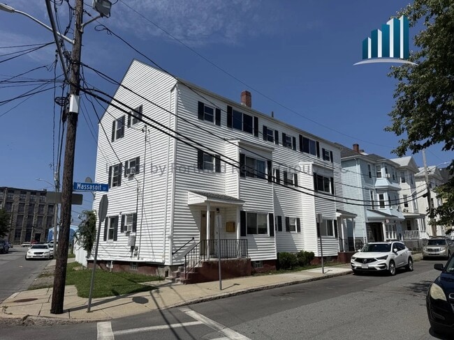 Building Photo - 85 Massasoit St