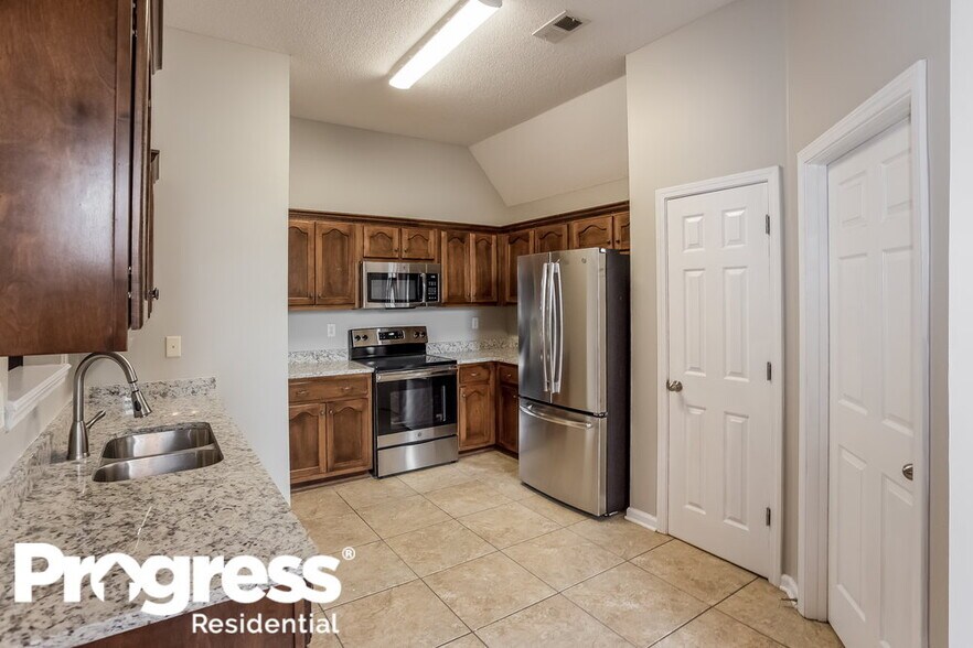 Building Photo - 7158 Crape Myrtle Dr